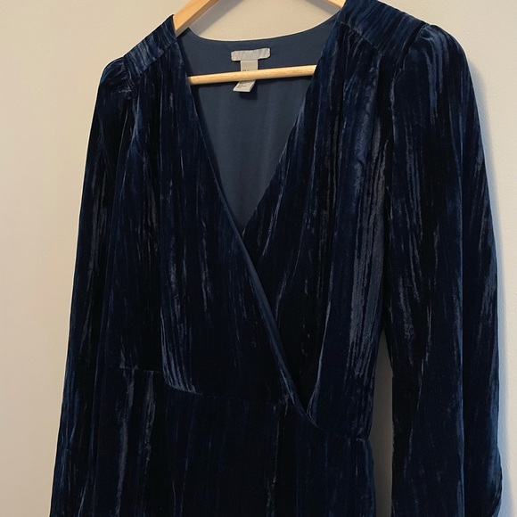 🔵Blue Velvet Dress🔵 - Picture 4 of 8